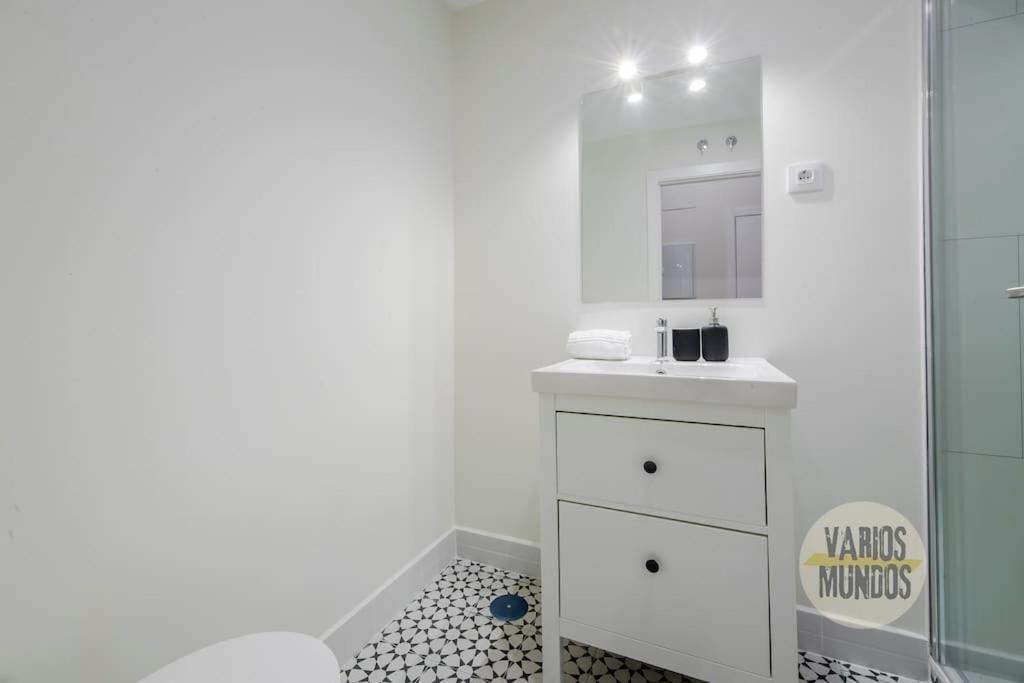 Cozy Y Centrico Apt Para 6Pax En Plaza Del Carmen E2 Madrid Eksteriør bilde