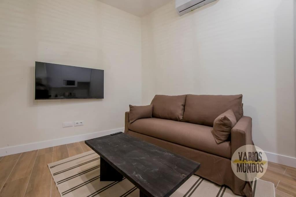 Cozy Y Centrico Apt Para 6Pax En Plaza Del Carmen E2 Madrid Eksteriør bilde