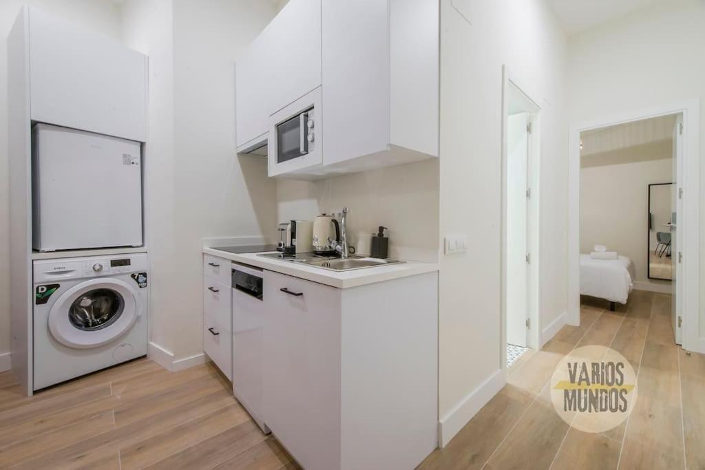 Cozy Y Centrico Apt Para 6Pax En Plaza Del Carmen E2 Madrid Eksteriør bilde