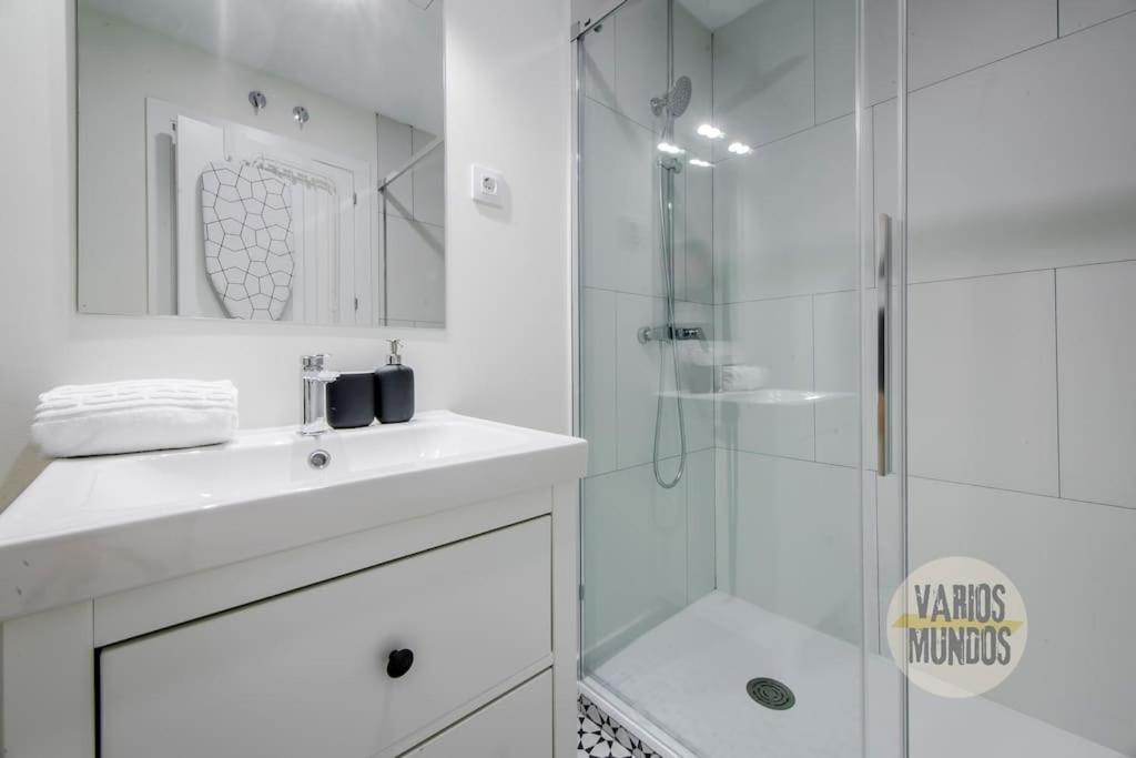 Cozy Y Centrico Apt Para 6Pax En Plaza Del Carmen E2 Madrid Eksteriør bilde