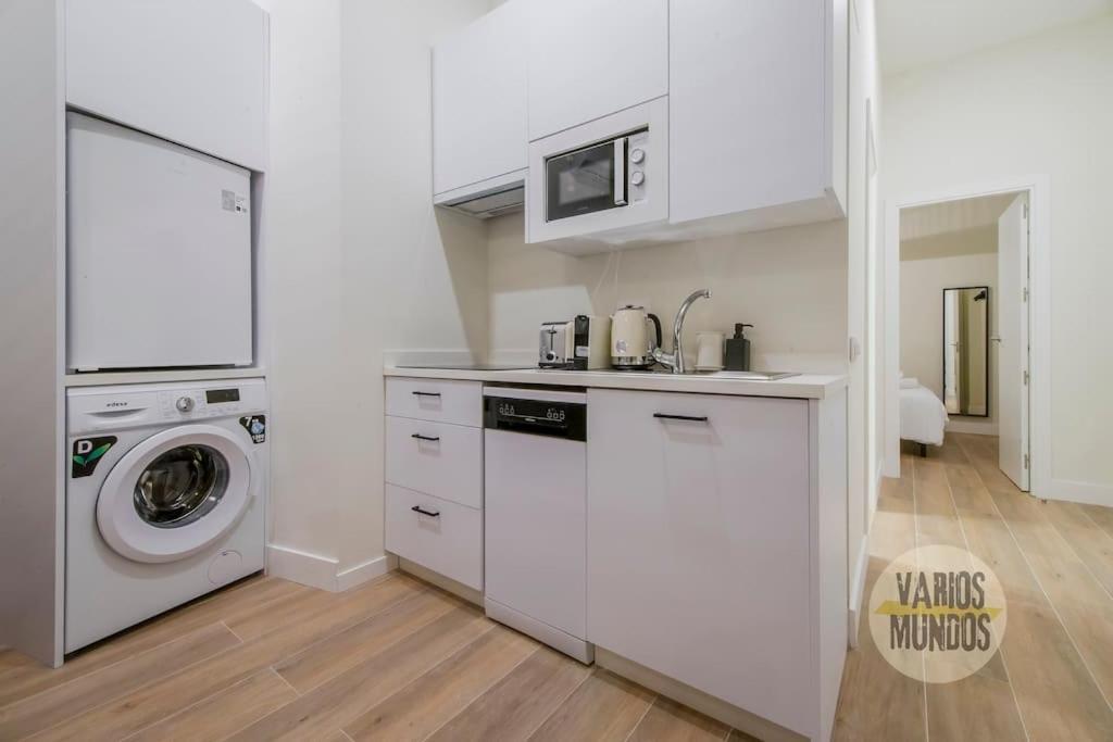 Cozy Y Centrico Apt Para 6Pax En Plaza Del Carmen E2 Madrid Eksteriør bilde