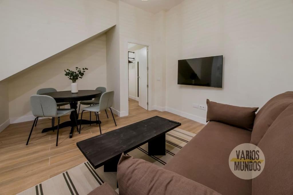 Cozy Y Centrico Apt Para 6Pax En Plaza Del Carmen E2 Madrid Eksteriør bilde